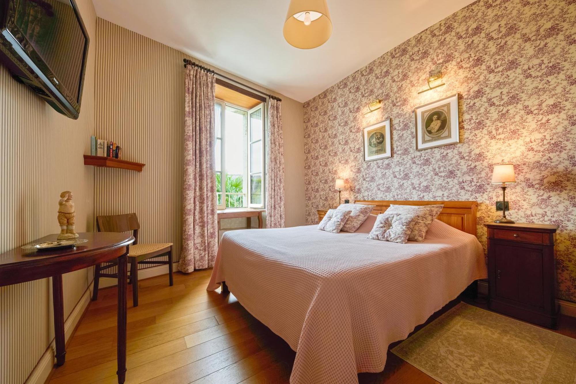Hôtel Diderot Chinon Exterior foto