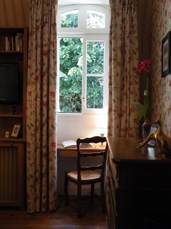 Hôtel Diderot Chinon Quarto foto
