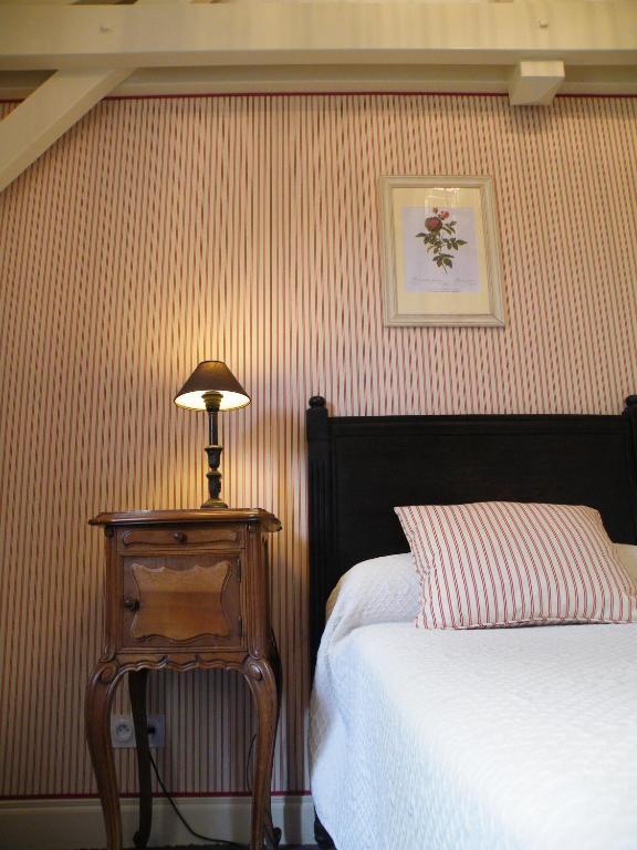 Hôtel Diderot Chinon Quarto foto