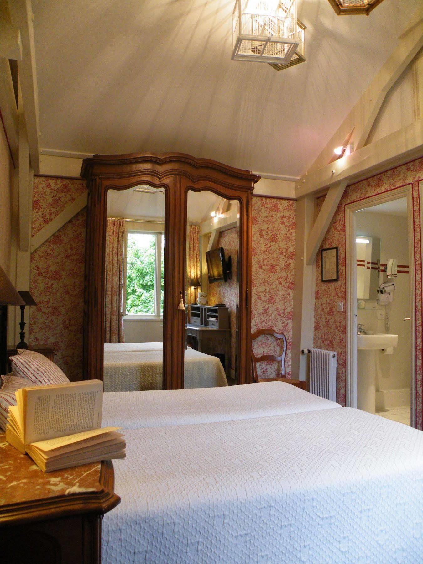 Hôtel Diderot Chinon Exterior foto